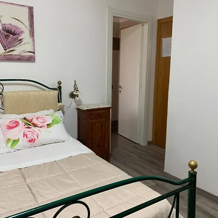 فندق مبيت وإفطار Lacasadisilvia ماتيليكا